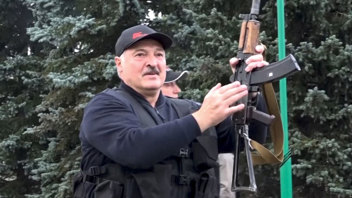 Belarus: Lukaşenko, kendisine ömür boyu yargı dokunulmazlığı sağlayan yasayı imzaladı